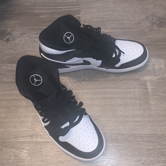 Jordan 1’s - Picture 4 of 4